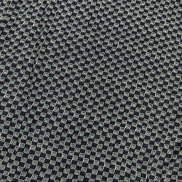 Casual size large (G/L?) sleeveless navy blue front with cute pattern on back - Picture 4 of 7